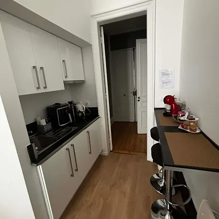 Les Cariatides * Lila