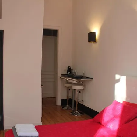 Les Cariatides Проживание в семье